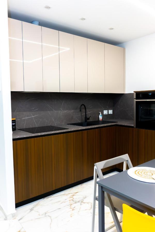 Fian Apartment 2.0 Наполи Екстериор снимка