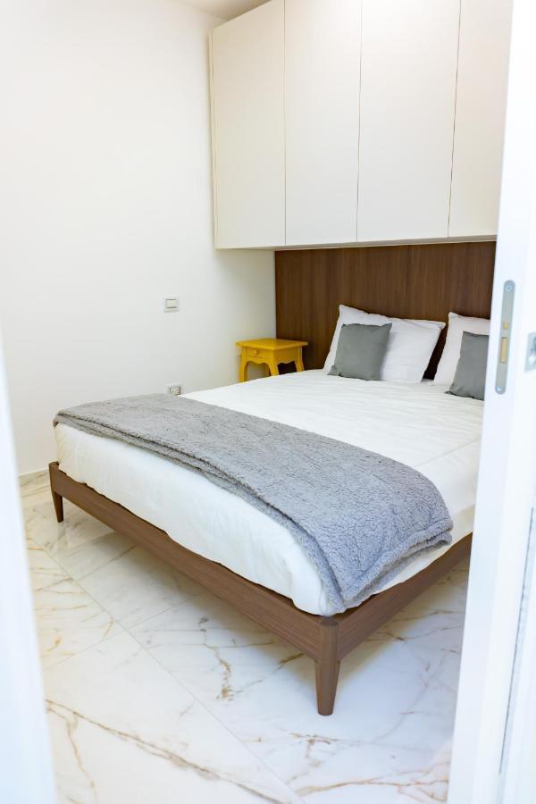 Fian Apartment 2.0 Наполи Екстериор снимка