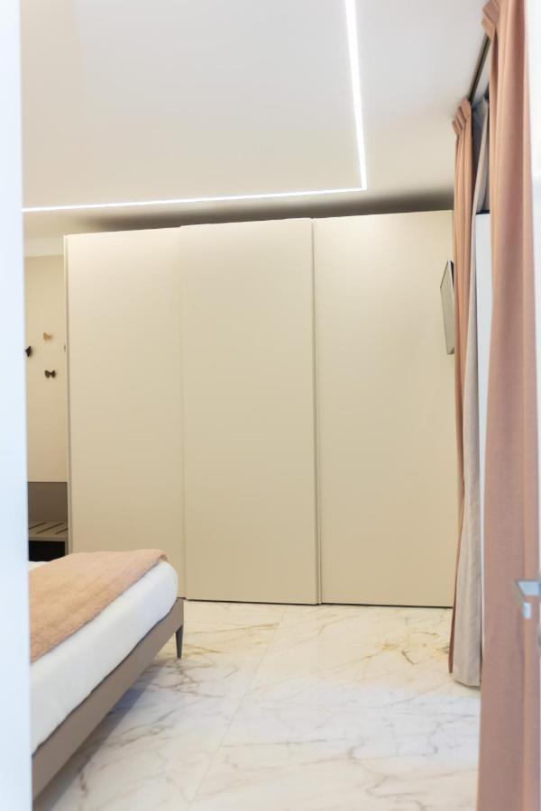 Fian Apartment 2.0 Наполи Екстериор снимка
